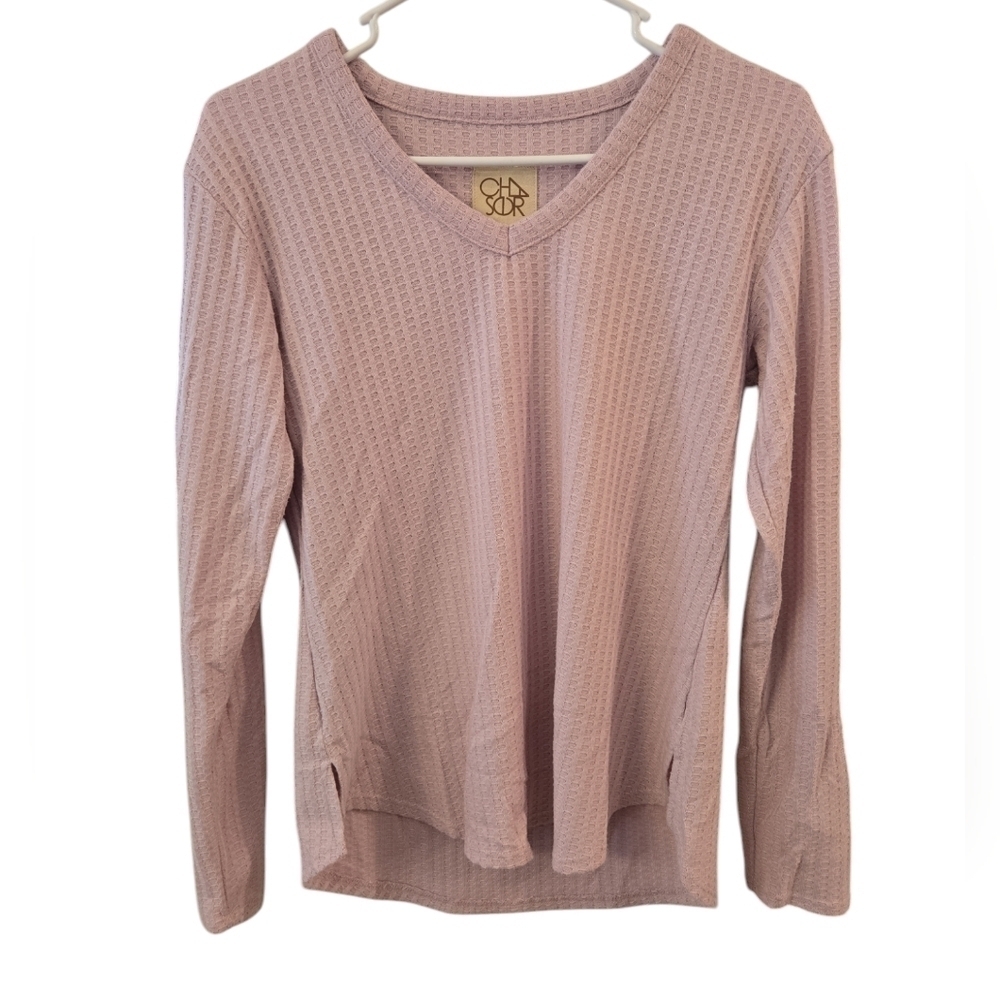 CHASER PINK V- NECK WAFFLE THERMAL KNIT TOP. SIZE X- SMALL.